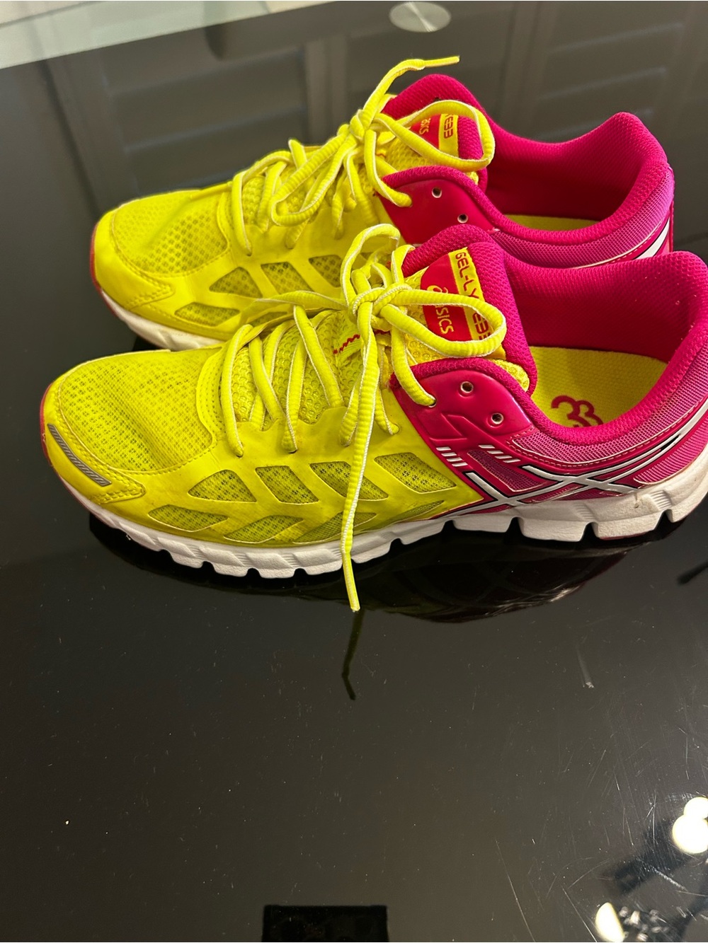 Asics Women’s 10Yellow and Pink Running Shoe - Picture 3 of 8